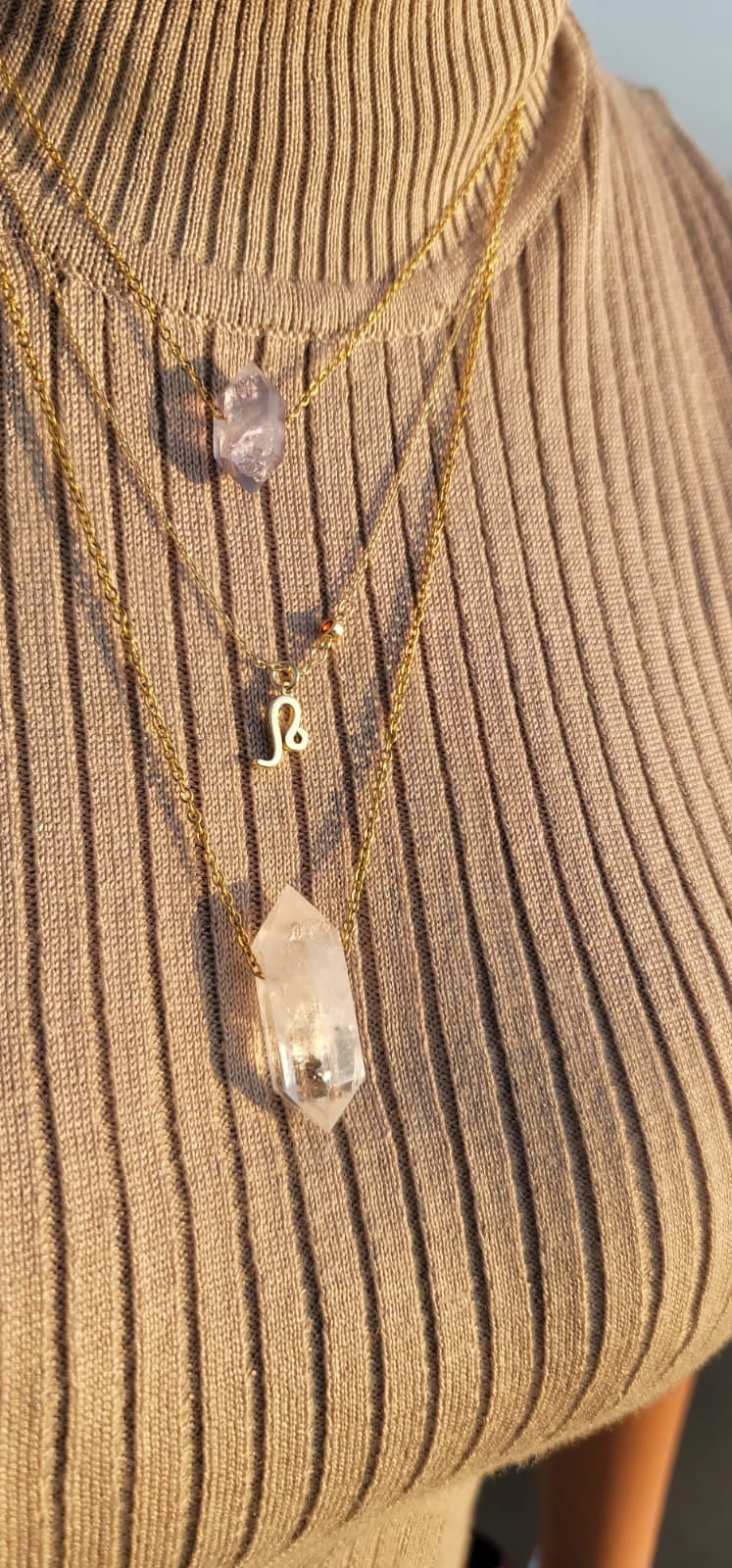 Collar con punta de cuarzo doble